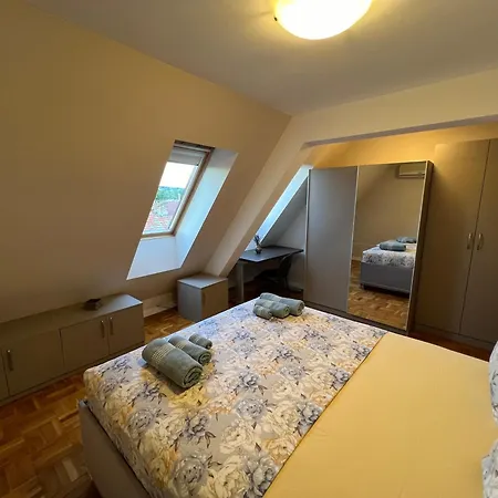 شقة Thermae Heritage Penthouse With Garage *